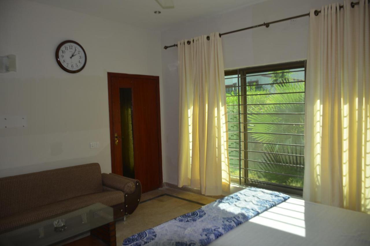 The Travelers Den Islamabad Exterior foto