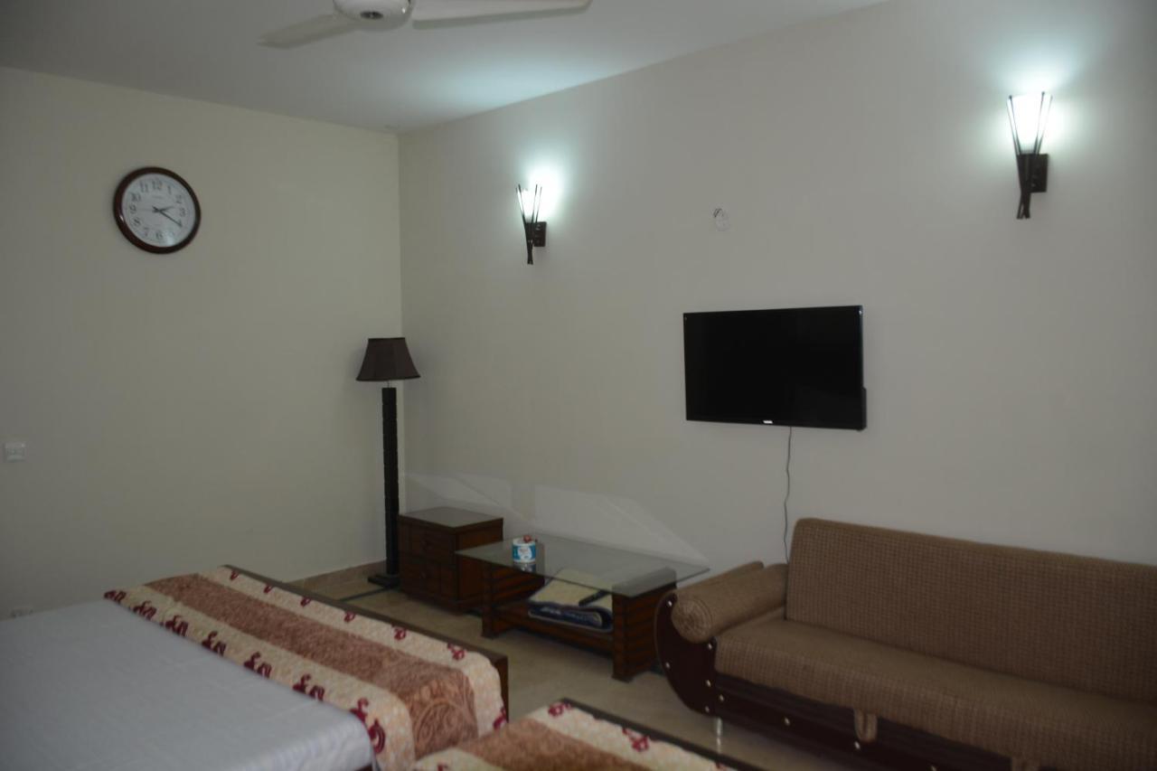 The Travelers Den Islamabad Exterior foto