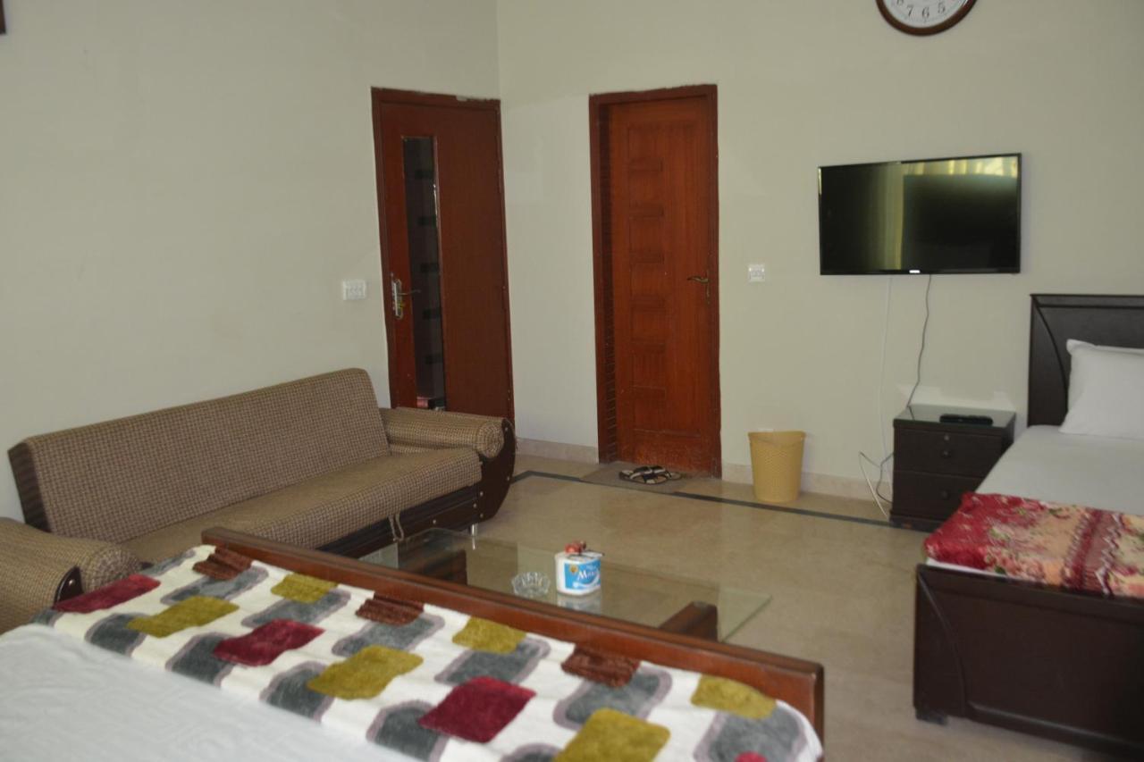 The Travelers Den Islamabad Exterior foto