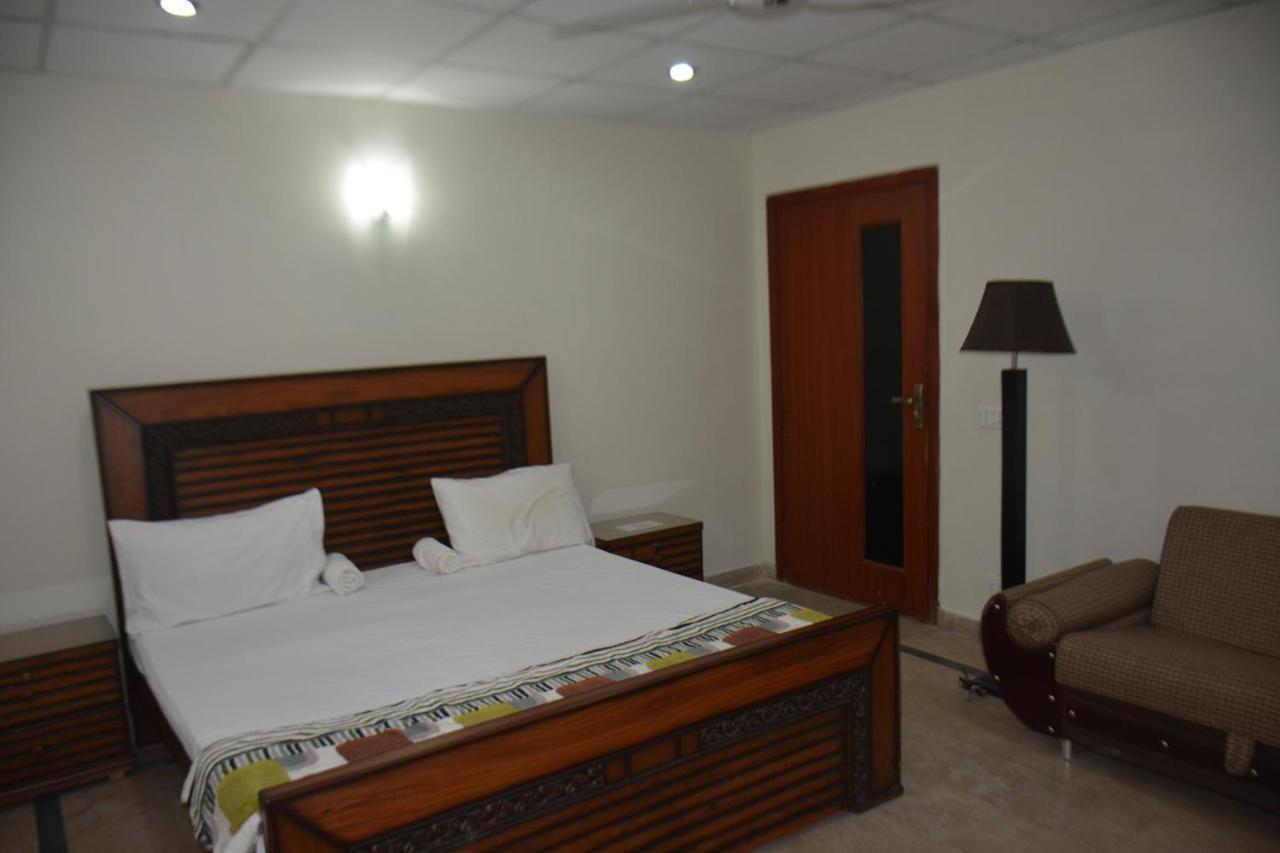 The Travelers Den Islamabad Exterior foto