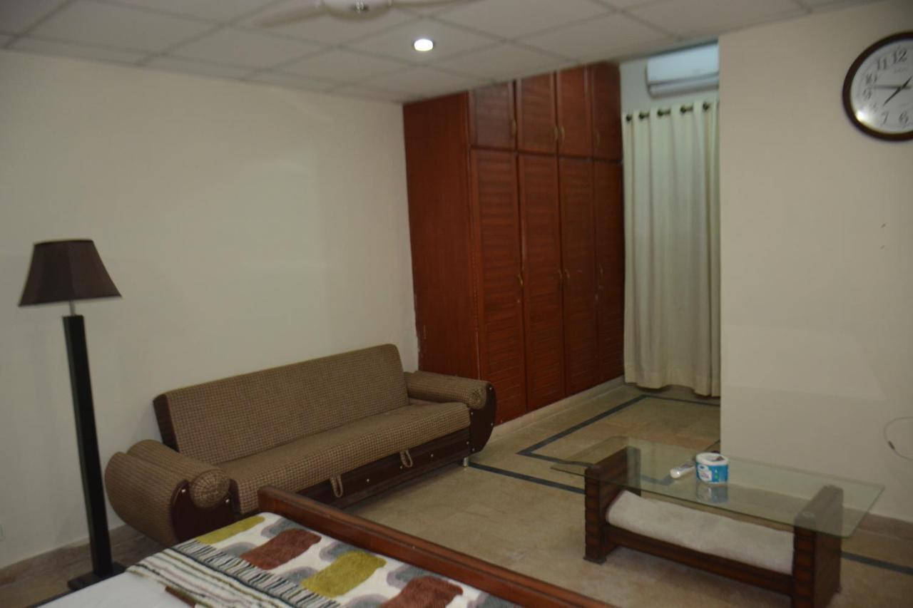 The Travelers Den Islamabad Exterior foto