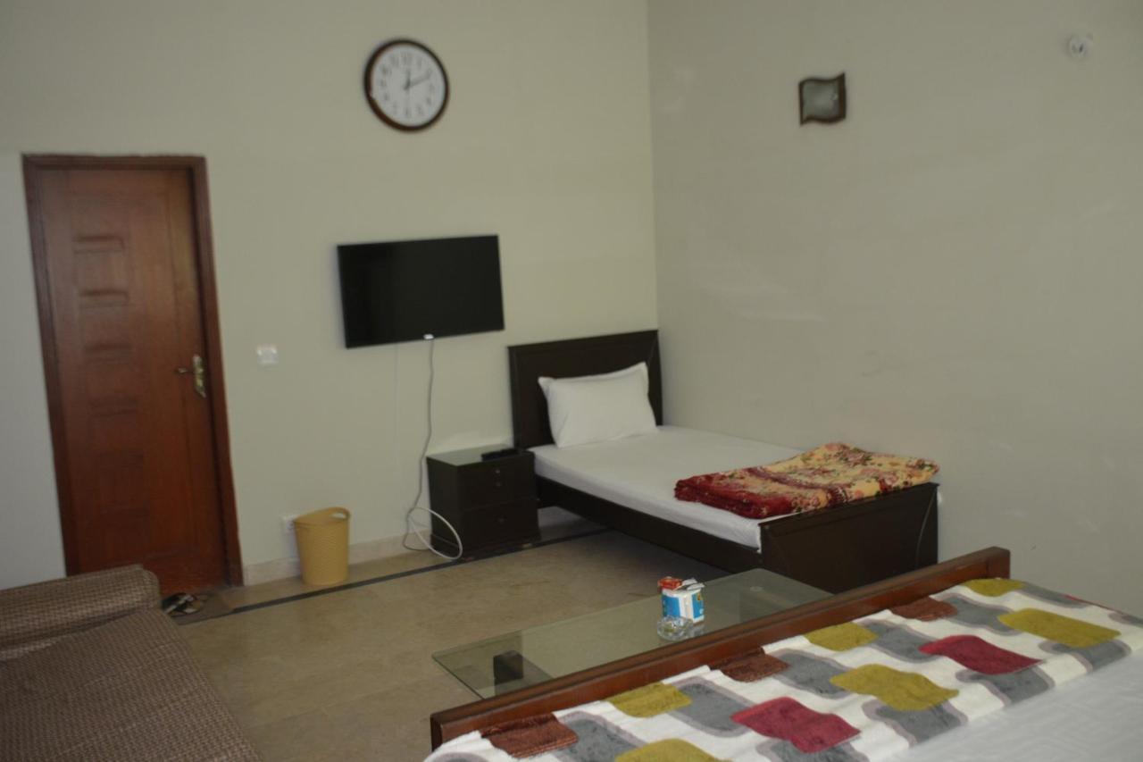 The Travelers Den Islamabad Exterior foto